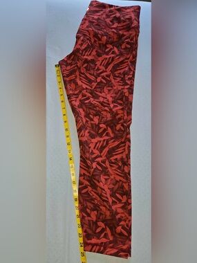 Lululemon Wunder Under High-Rise 25" SprayLeaf Fireside Red Multi Sz
14 NWOT